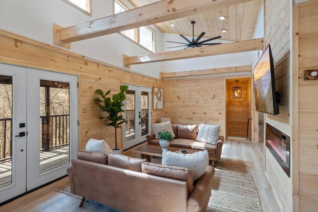 New! Modern Cabin With Two Decks, Bar & Game Room! Gatlinburg Exterior foto